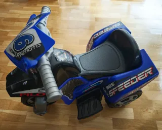 Lote Juguetes: Coche RC, Patinete, Figuras