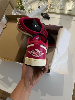 Zapatillas Nike Air Jordan 1 Low Rojas y Negras