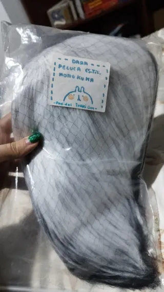 Peluca blanca y negra