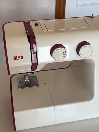 Máquina de coser Alfa Next 30 + set de costura