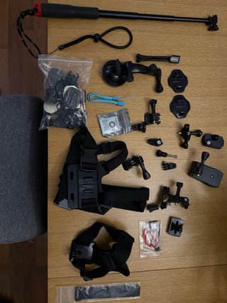Cámara de acción GoPro con accessorios