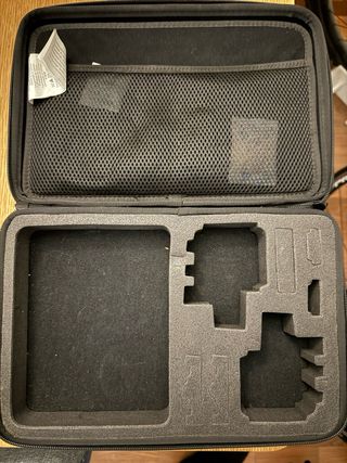 Cámara de acción GoPro con accessorios