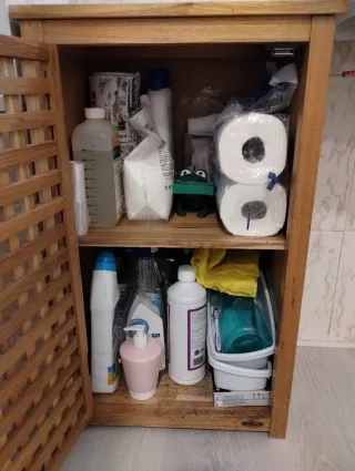 Armario de madera para baño