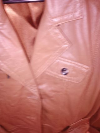 Chaqueta de cuero marrón