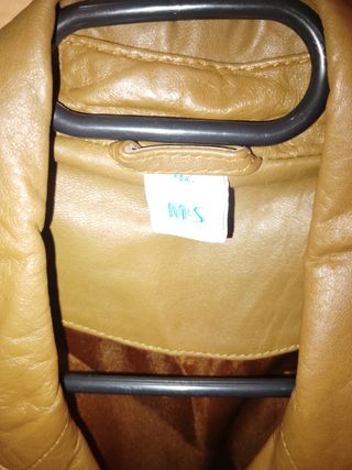 Chaqueta de cuero marrón