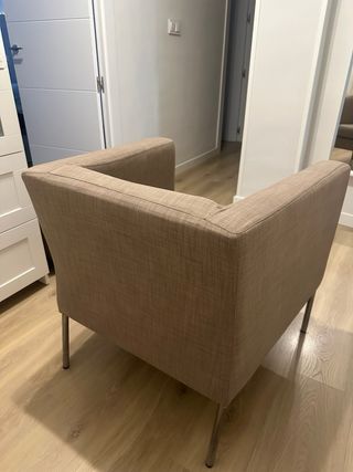 Sillón Ikea tapizado color topo