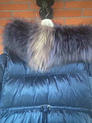 Plumífero Dichi Azul con Capucha de Pelo