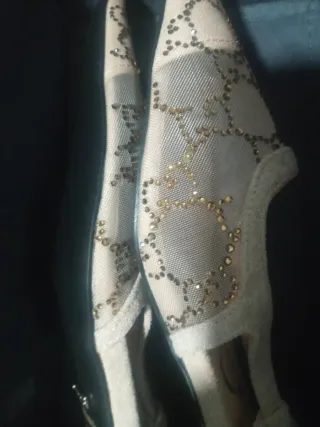 Zapatos Gucci Beige y Dorados Mujer