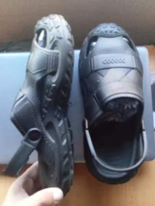 Sandalias cómodas negras