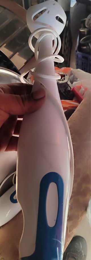 Frullatore a immersione bianco e blu