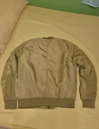 Chaqueta Bomber Pull&Bear Marrón