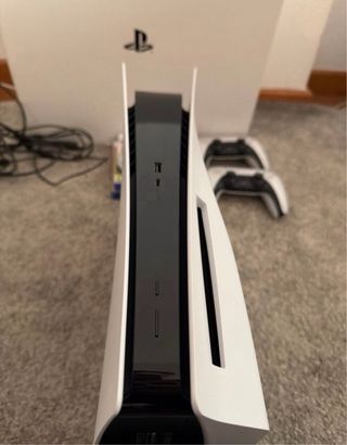 Consola PlayStation 5 + 2 mandos + 6 juegos