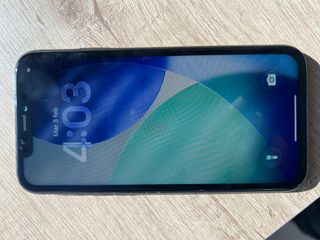 2x iPhone 11 100% de batería los dos y uno verde o