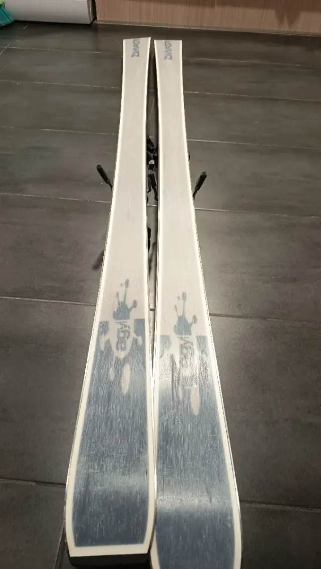 Esquís Dynastar Agyl Pista con fijaciones salomon