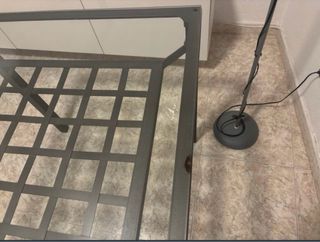 Mesa de comedor cristal y metal+mueble tv+lámpara