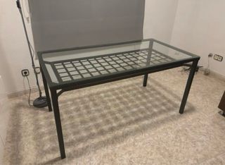Mesa de comedor cristal y metal+mueble tv+lámpara