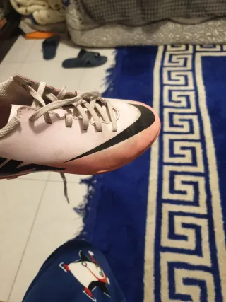 Zapatillas Nike Fútbol Rosa y Negro