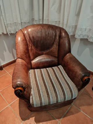 Sofá y 2 sillones de piel