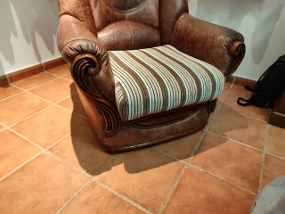 Sofá y 2 sillones de piel