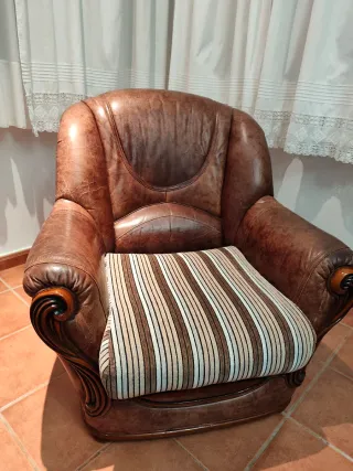 Sofá y 2 sillones de piel