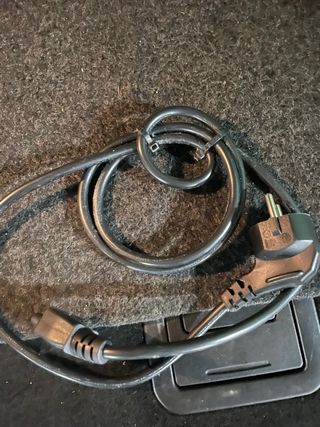 Cabo de alimentação preto