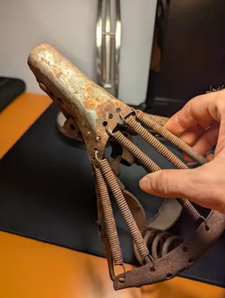 Telaio sella bici vintage arrugginito