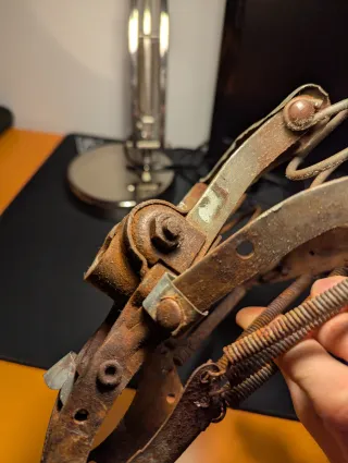 Telaio sella bici vintage arrugginito