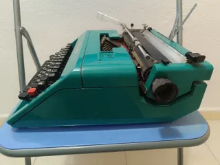 Máquina de escribir Olivetti Studio 45