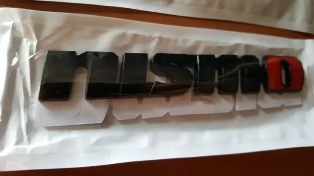 Emblema Delantero/trasero logo Nismo