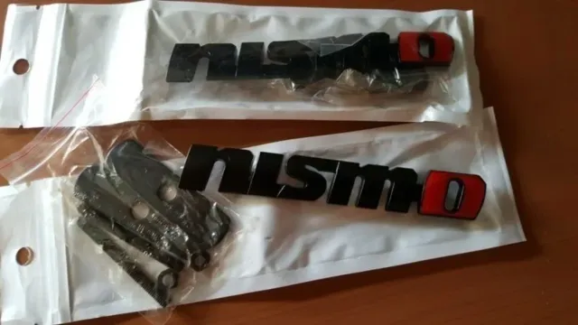 Emblema Delantero/trasero logo Nismo
