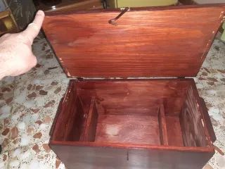 Cajón antiguo de madera