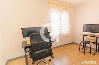 Piso en venta en Les Arenes - La Grípia  Can Montllor en Terrassa