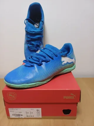 Zapatillas de futsal modelo: PUMA FUTURE 7 PLAY IT