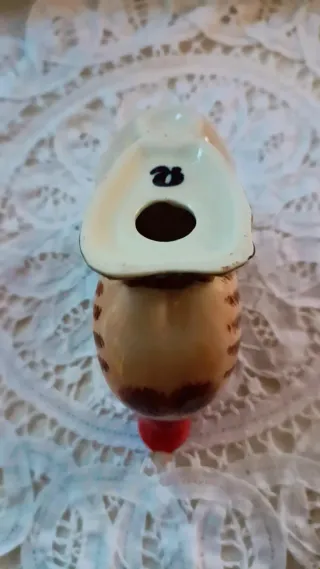 Huevera inglesa de la marca Quail Ceramics