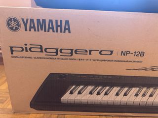 Yamaha Piaggiero NP-12B Teclado Digital con pedal