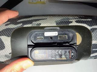 Altavoz JBL Charge 4 Camuflaje