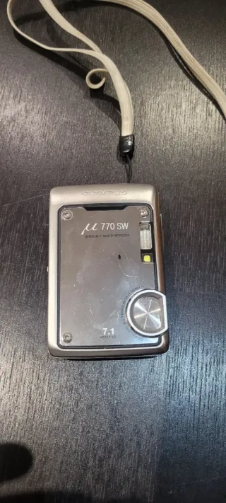 Câmera Olympus 770 SW Digital