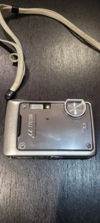 Câmera Olympus 770 SW Digital