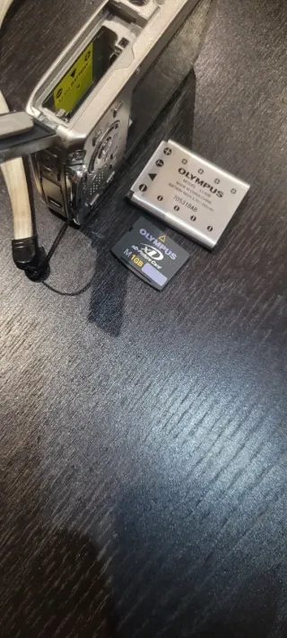 Câmera Olympus 770 SW Digital