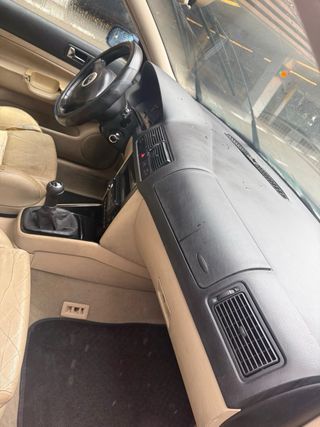 Volkswagen Golf 2000