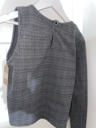 Top asimétrico cuadros gris y blanco