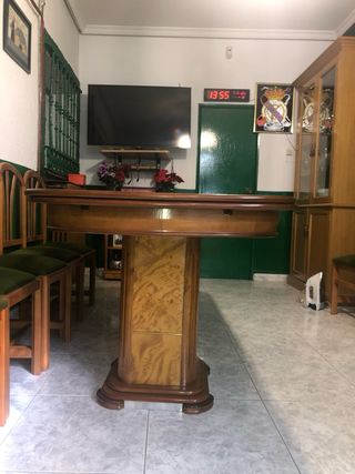 Mesa de comedor antigua de roble