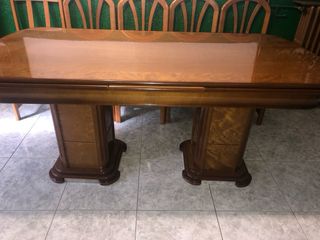 Mesa de comedor antigua de roble