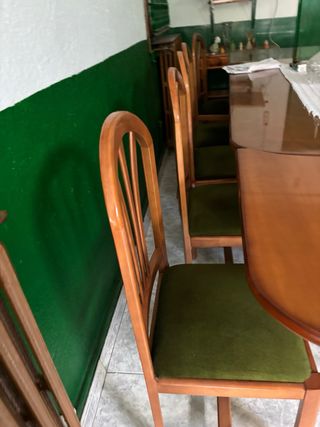 Mesa de comedor antigua de roble