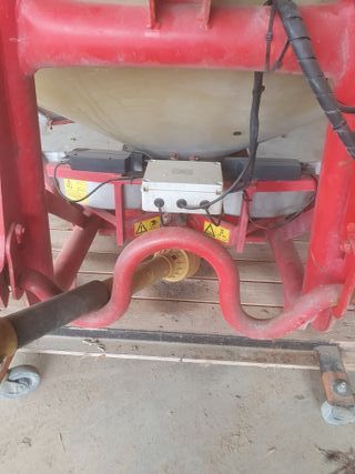 Abonadora Aguirre 1500kg 18m