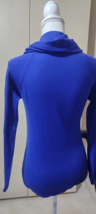 Maglioni uno fantasia beige e marrone e maglia