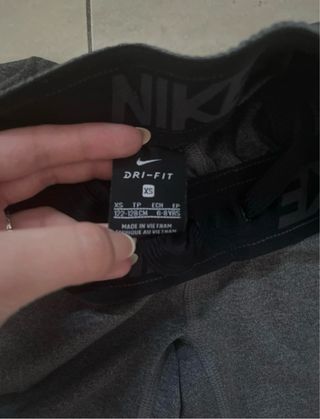 Pantalón corto niño Nike gris y negro