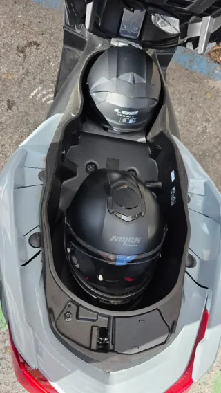 Yamaha XMAX Maxi Scooter Automática