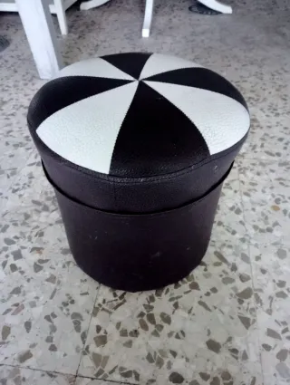 Taburete redondo cuero blanco y negro