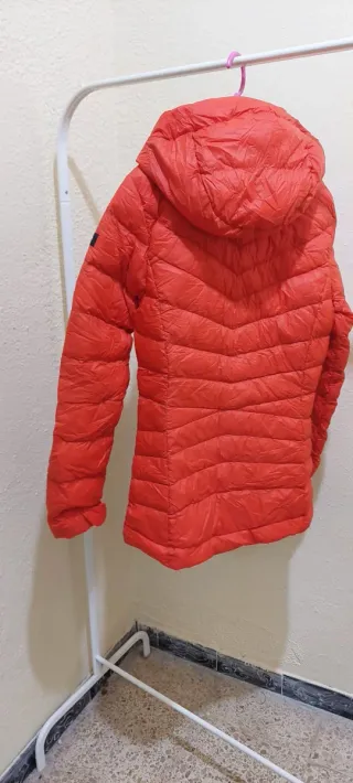 Chaqueta polar roja nueva sin usar